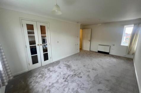 Living Room.jpg