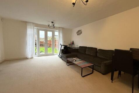 Violet Close, Corby photo 3