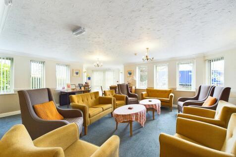 COMMUNAL LOUNGE