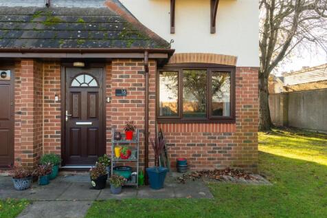 Warnett Court, Snodland19.jpg