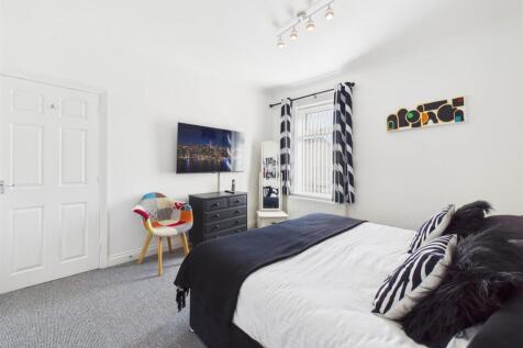 Bedroom: