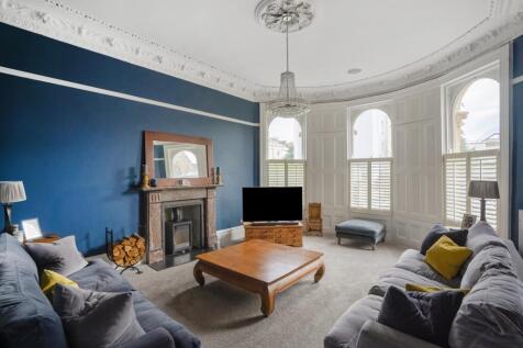 7 bed, 4 bath Detached in Bristol - Photo 9