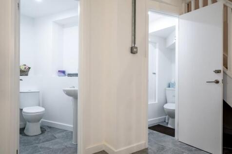 29 Theobalds Road WCs (Copy).jpg