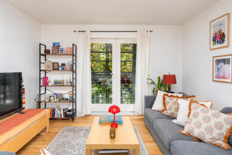 2-bed flat on St. Pauls Road, Islington, London, N1, £3,000/mo