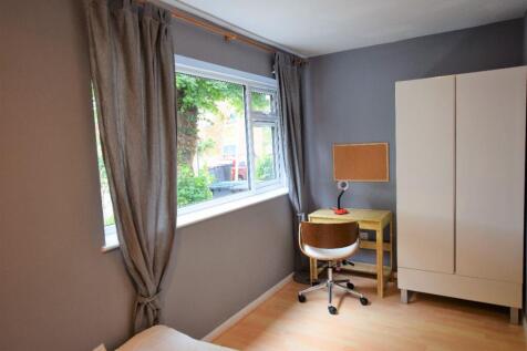 4 Bedroom Student Home - 3 Teddington Close photo 3
