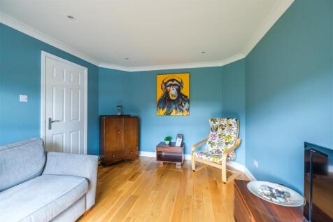 Spynie Gardens-22.jpg