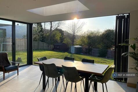 Kitchen/Diner View Onto The Garden