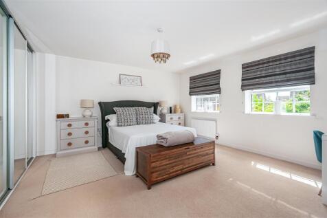 5 Sycamore Close -9.jpg