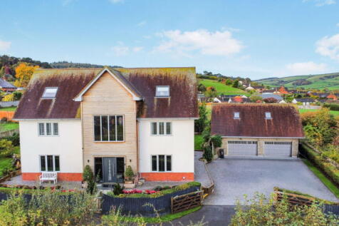 Minehead, TA24 - property photo