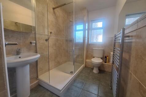 Woodlands, Salisbury Road, Downend, South Gloucestershire photo 4