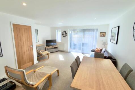 Lounge and Dining Room 1.jpg