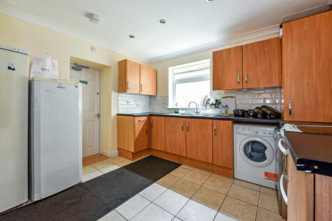 Stuart Crescent, Winchester photo 3