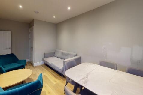 400-Fishponds-Road-Living(1)