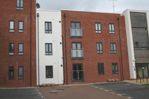 2-bed flat on Sinclair Drive, Basingstoke, RG21, £1,200/mo