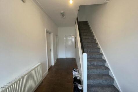 8kr.hall.jpg