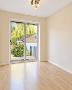 14 Slingsby Close, Apperley Bridge, BD10 0UJ photo 4