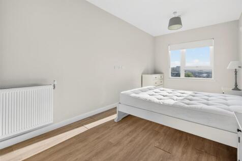 To Let 1 Bedroom Flat Vertex Wandle Road CR0 www.i