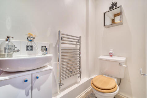 1384815-5-6925c0d...