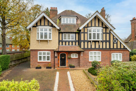 1-bed flat on St. Peters Street, St. Albans, Hertfordshire, AL1, £1,650/mo