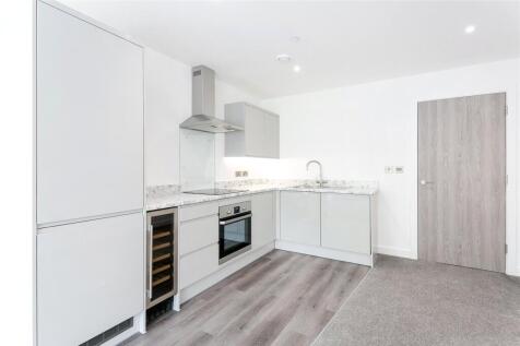 Strawberry Hill,, Newbury,, Birkshire,, RG14 photo 4