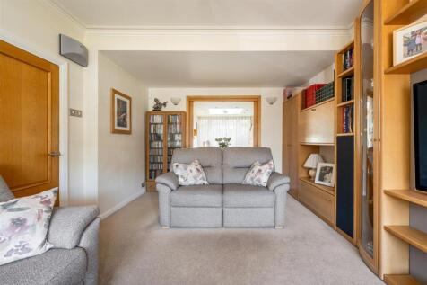 Cherrydown Avenue, E4