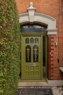 Peterborough Road, E10