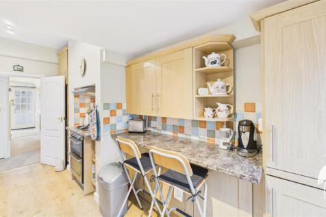 Breakfasting Kitchen