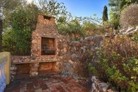 pool-side entertaining