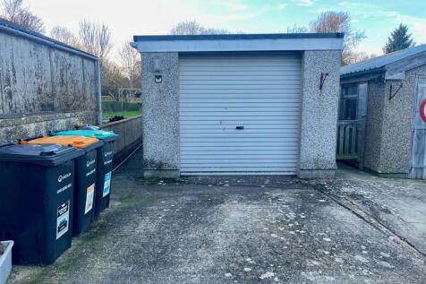 Detached Garage/Workshop