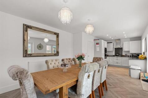 19 Tully Drive 3.jpg