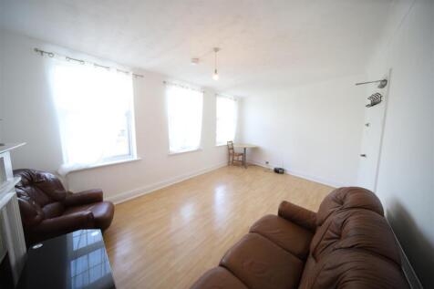 LOUNGE 2.JPG