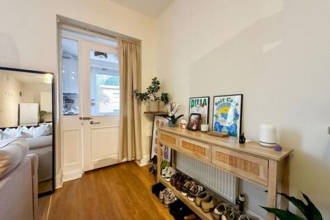 Clifton Village, Cornwallis Grove, BS8 4PG photo 3