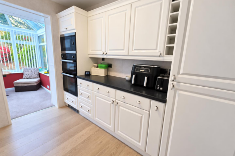 Hambleton Grove, Darlington photo 4