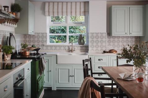 BR-18 kitchen sink.jpg