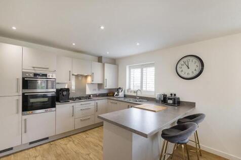 Hailwood Drive, TN8 6FP 009.jpg