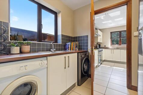 29 Ganton Way, Fixby 07_297....jpg