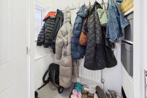 CAM03974G0-PR0196...