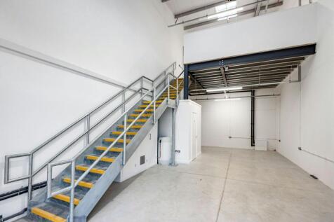 Light Industrial to rent Image 3