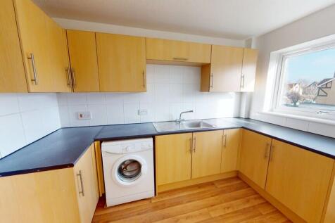 A two bedroom flat to rent in Wallington photo 3