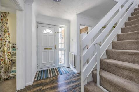 6 Mallow Close, Purbrook-Small-PorticoMarketing-Ne