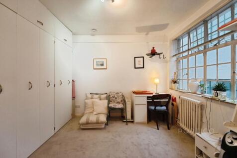 Russell Court, Woburn Place, WC1H photo 3