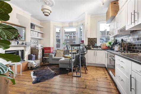 Lounge / Kitchen