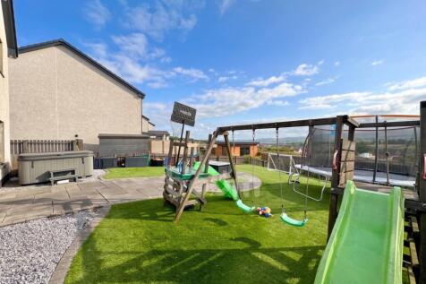 Auldlea Gardens, Beith rear garden photo