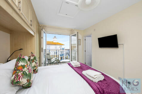 Collingwood Court...