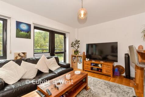Lounge/Kitchen