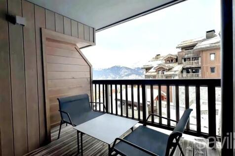 Balcony with mountain views Courchevel Moriond
