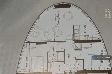 Large Corner Apartment On Highfloor