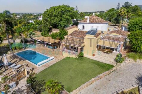 Moaradia V4- Santa Barbara - For Sale- Hometown properties