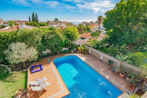 Pool &amp; view