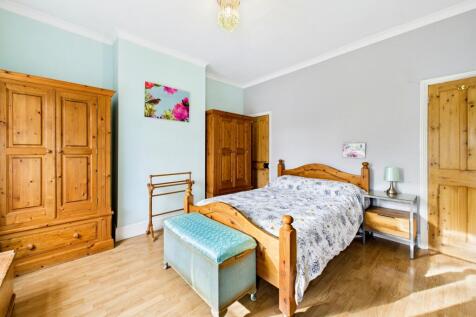 CAM05192G0-PR0144-STILL022